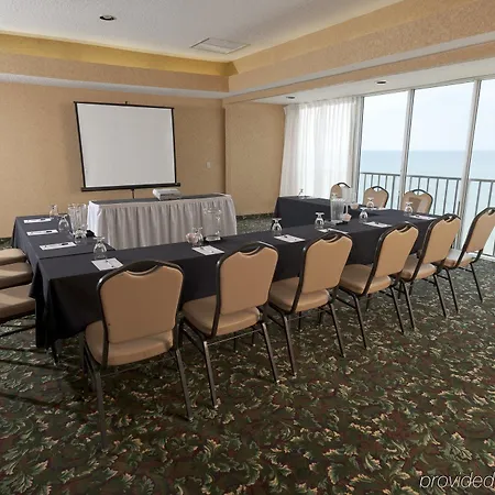 Radisson Suite Hotel Oceanfront 