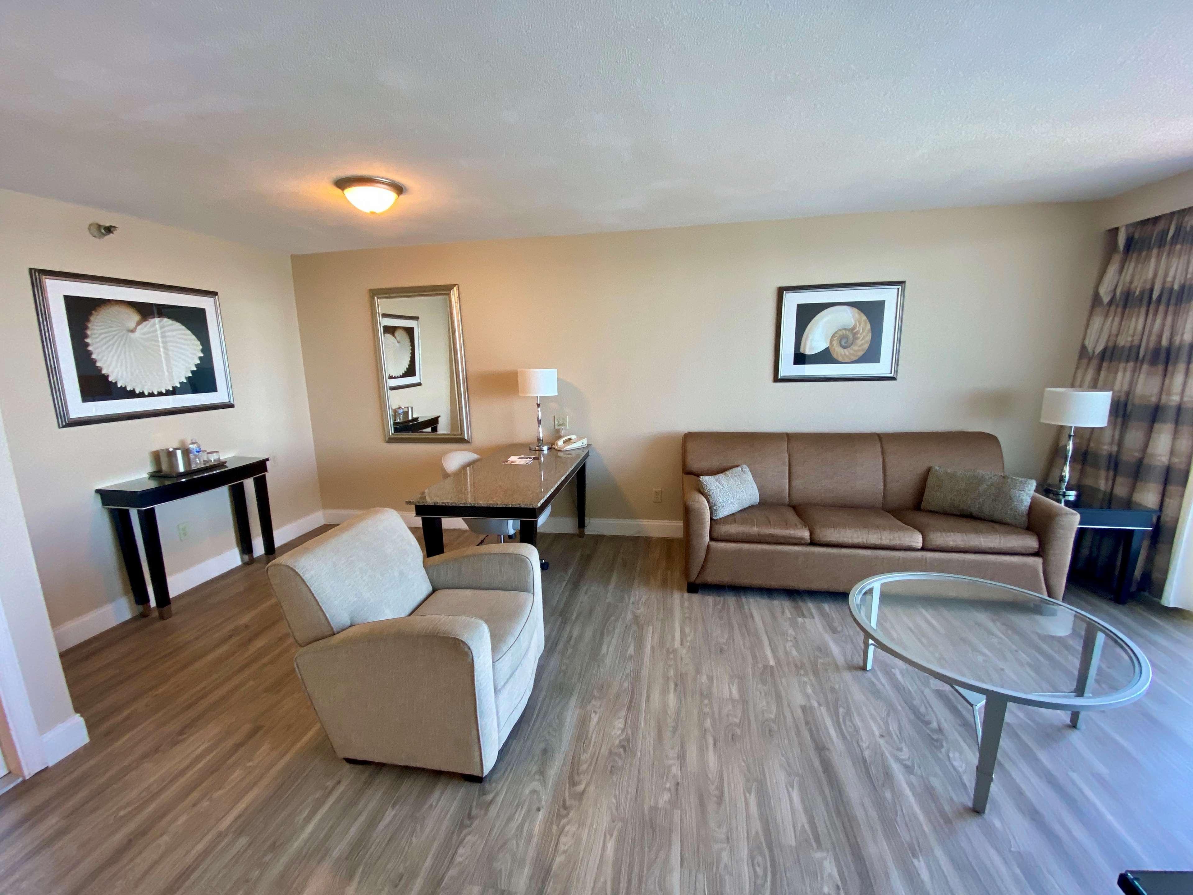 Radisson Oceanfront 3*